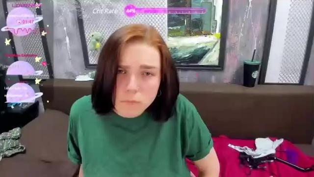 Image 11 of charlinkiss Stream on Chaturbate on 16 months ago