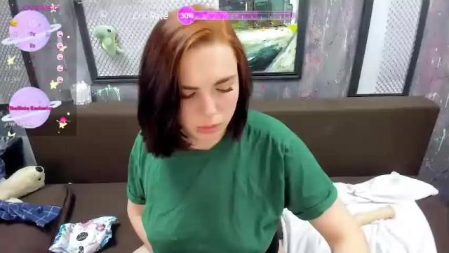 Image 11 of charlinkiss Stream on Chaturbate on 16 months ago