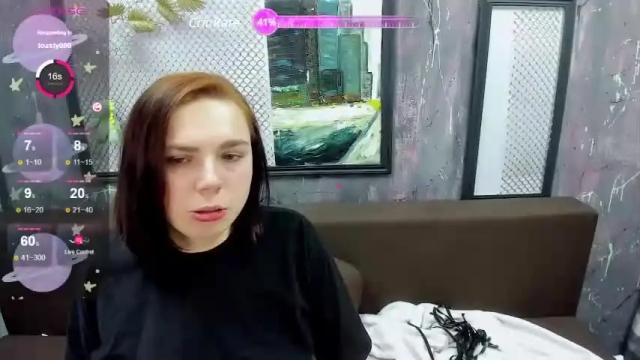 Image 12 of charlinkiss Stream on Chaturbate on 16 months ago