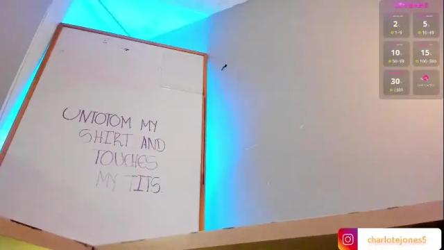 Image 6 of charloottee_1 Stream on Chaturbate on 2 months ago