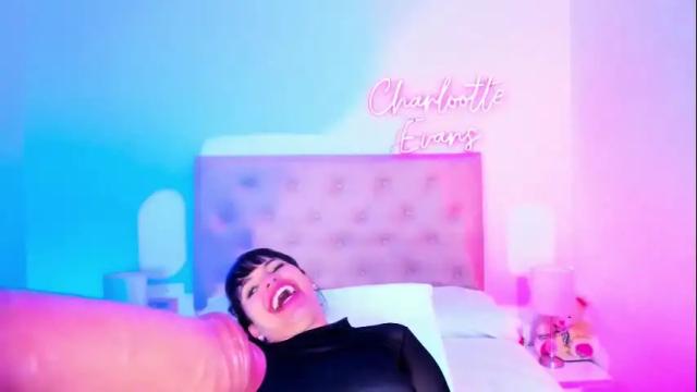 Image 10 of charlootteevans Stream on Chaturbate on 18 days ago