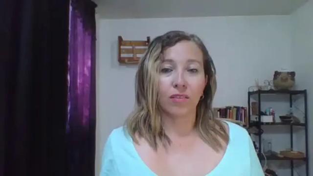 Image 2 of charlot_ponze Stream on Chaturbate on 1 month ago