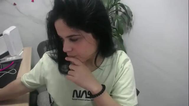 Image 10 of charlot_walker Stream on Chaturbate on 28 days ago