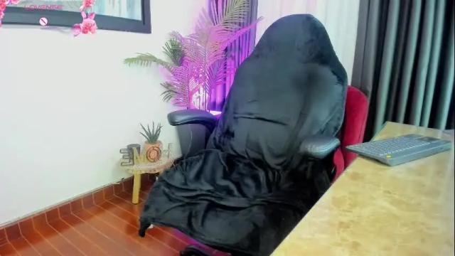 Image 8 of charlote_horny Stream on Chaturbate on 2 months ago