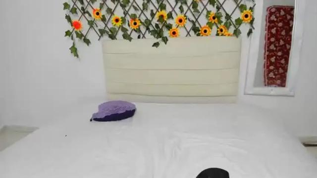 Image 4 of charlote_snow Stream on Chaturbate on 13 months ago