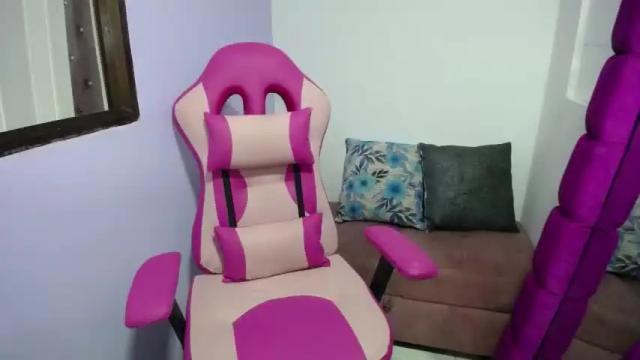 Image 12 of charlott_daphne Stream on Chaturbate on 13 months ago
