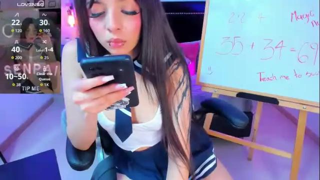 Image 11 of charlotte__benett Stream on Chaturbate on 1 month ago