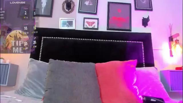 Image 12 of charlotte__benett Stream on Chaturbate on 3 days ago