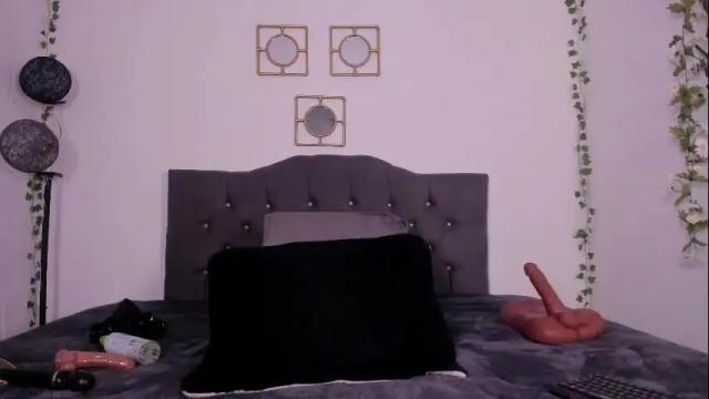 Image 3 of charlotte__big Stream on Chaturbate on 1 month ago