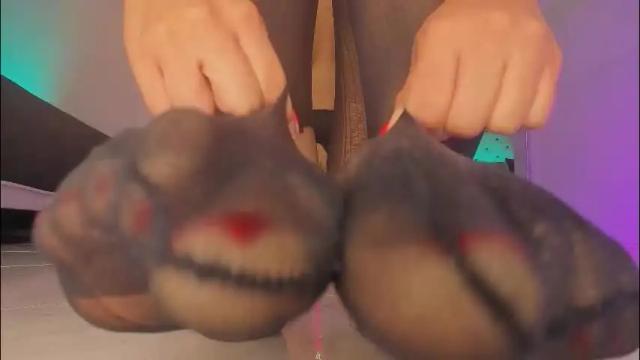 Image 11 of charlotte__grey Stream on Chaturbate on 2 months ago