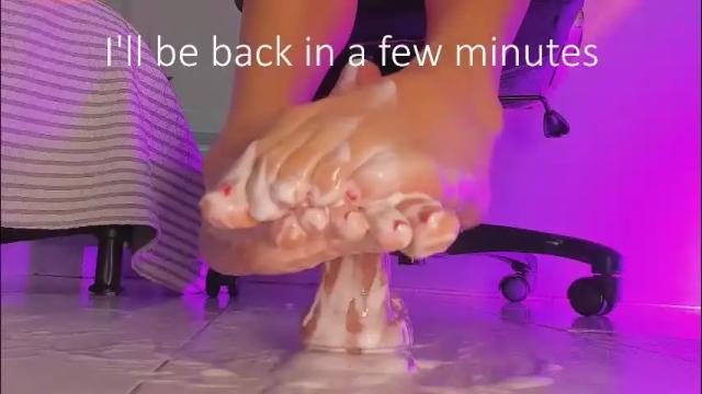 Image 2 of charlotte__grey Stream on Chaturbate on 1 month ago