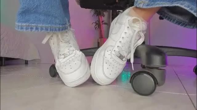 Image 6 of charlotte__grey Stream on Chaturbate on 1 month ago