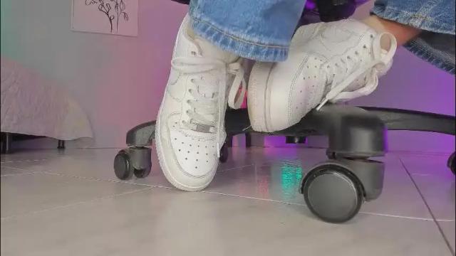 Image 7 of charlotte__grey Stream on Chaturbate on 1 month ago