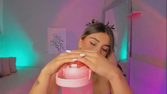 Image 7 of charlotte__grey Stream on Chaturbate on 1 month ago
