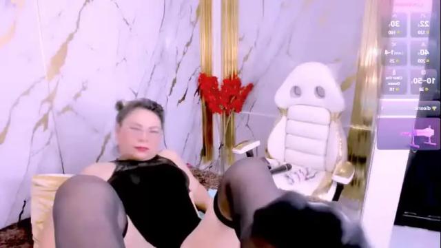 Image 4 of charlotte__milf Stream on Chaturbate on 1 month ago