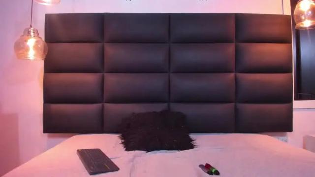 Image 3 of charlotte_benneth Stream on Chaturbate on 12 months ago