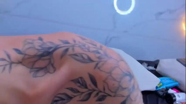 Image 4 of charlotte_colee Stream on Chaturbate on 24 days ago