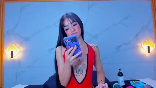 Image 4 of charlotte_colee Stream on Chaturbate on 21 days ago