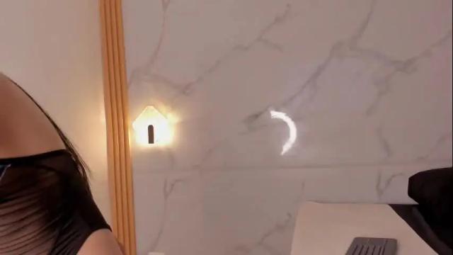 Image 4 of charlotte_colee Stream on Chaturbate on 16 days ago