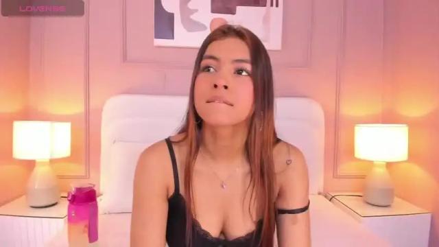 Image 6 of charlotte_cooper2 Stream on Chaturbate on 12 months ago