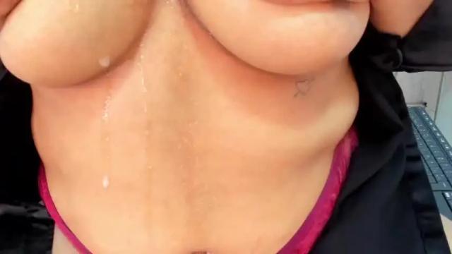 Image 12 of charlotte_cryssy Stream on Chaturbate on 13 months ago