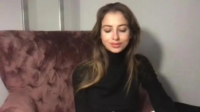 Image 2 of charlotte_roche Stream on Chaturbate on 19 months ago