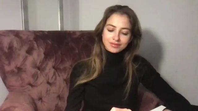 Image 3 of charlotte_roche Stream on Chaturbate on 19 months ago