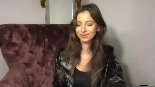 Image 7 of charlotte_roche Stream on Chaturbate on 18 months ago