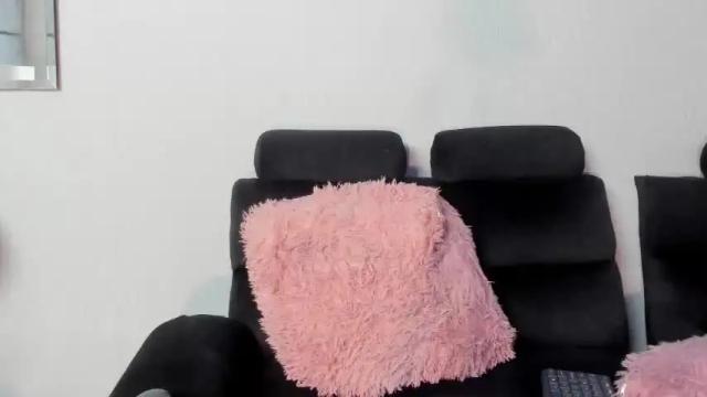 Image 10 of charlotte_w1 Stream on Chaturbate on 17 months ago