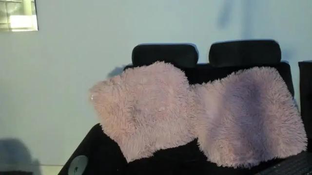 Image 7 of charlotte_w1 Stream on Chaturbate on 16 months ago