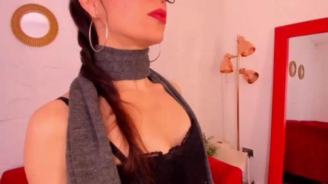 Image 3 of charlottecross_ Stream on Chaturbate on 18 months ago
