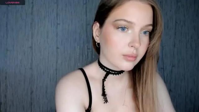 Image 11 of charlotteewalker Stream on Chaturbate on 16 months ago