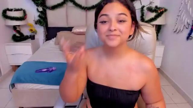 Image 7 of charlotteewhite Stream on Chaturbate on 16 months ago