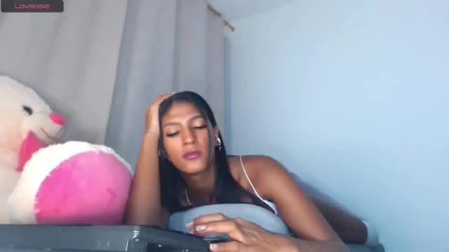 Image 4 of charlottehorny1 Stream on Chaturbate on 14 months ago