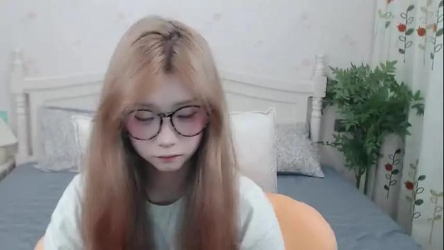 Image 12 of charlottelin Stream on Chaturbate on 20 days ago