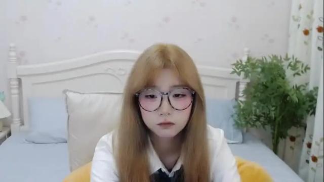 Image 7 of charlottelin Stream on Chaturbate on 3 months ago