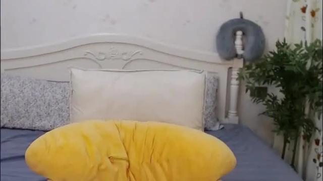 Image 2 of charlottelin Stream on Chaturbate on 1 month ago