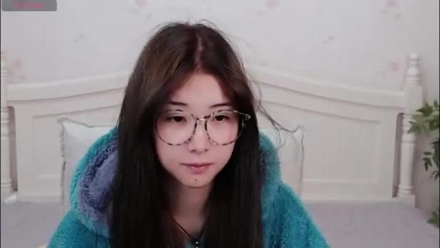 Image 3 of charlottelin Stream on Chaturbate on 1 month ago