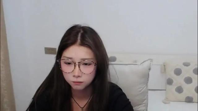 Image 3 of charlottelin Stream on Chaturbate on 1 month ago