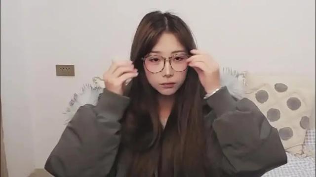 Image 2 of charlottelin Stream on Chaturbate on 1 month ago