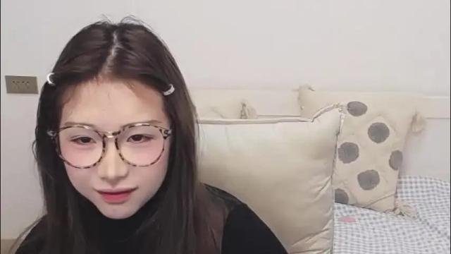 Image 8 of charlottelin Stream on Chaturbate on 6 days ago