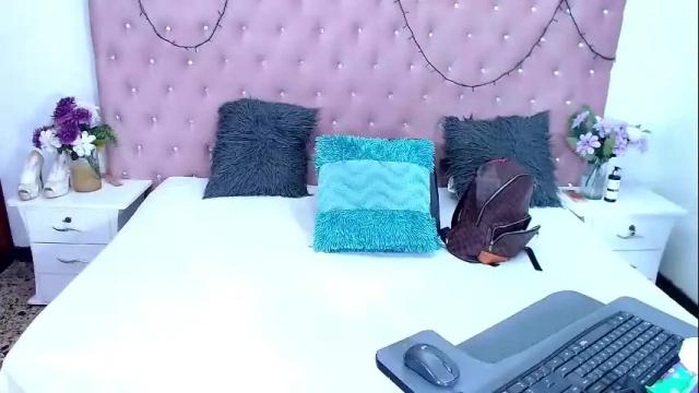 Image 4 of charlottesteinxx Stream on Chaturbate on 2 months ago