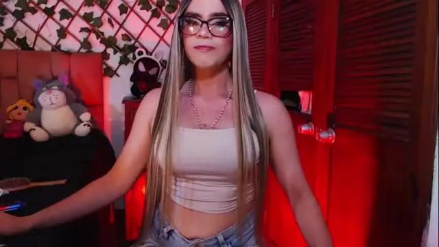 Image 2 of charlottevillorina Stream on Chaturbate on 4 months ago