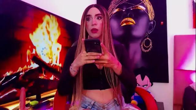 Image 7 of charlottevillorina Stream on Chaturbate on 22 days ago