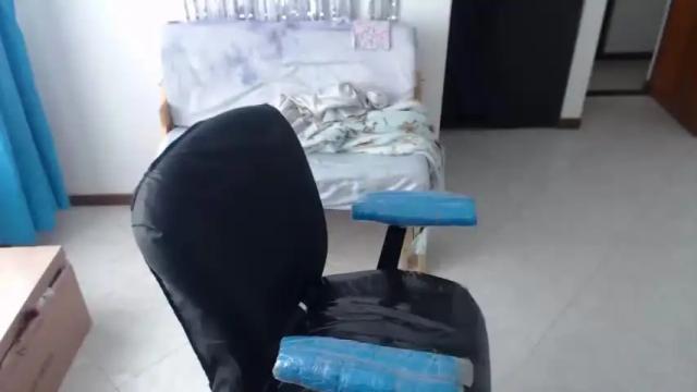 Image 2 of charlottezoe1 Stream on Chaturbate on 14 months ago