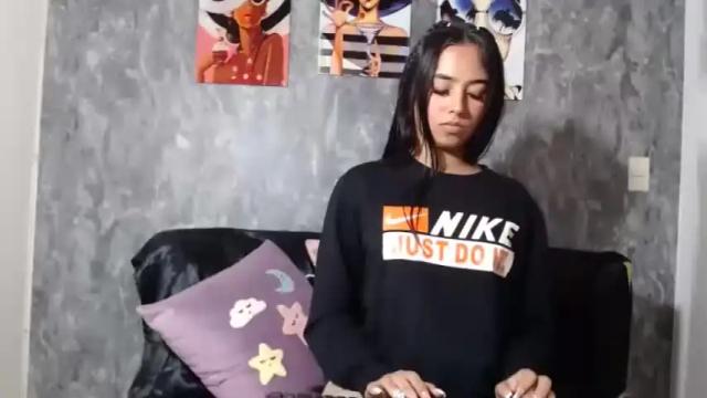 Image 4 of charlottsmitd Stream on Chaturbate on 18 months ago
