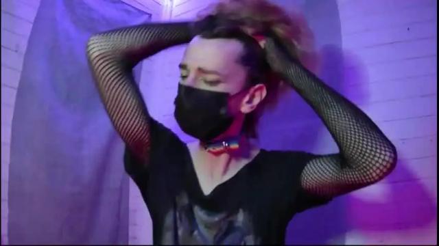 Image 2 of charlydestroyer Stream on Chaturbate on 16 months ago
