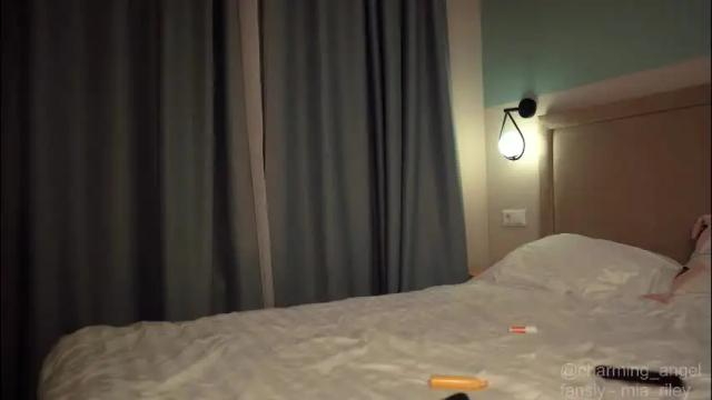 Image 2 of charming_angel_ Stream on Chaturbate on 1 month ago