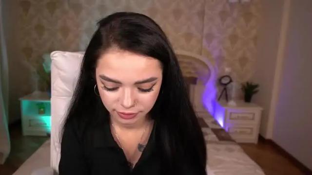 Image 12 of charming_banshee Stream on Chaturbate on 18 months ago