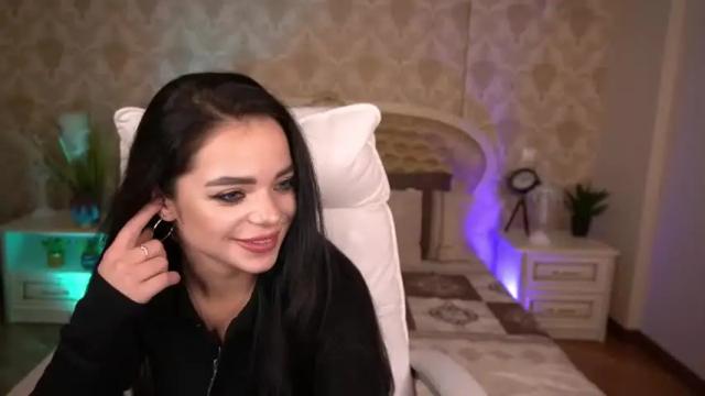 Image 7 of charming_banshee Stream on Chaturbate on 18 months ago